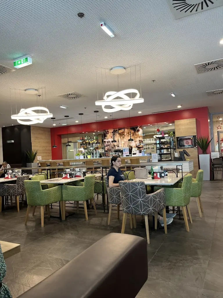 XXXLutz restaurace restaurant in Černý Most