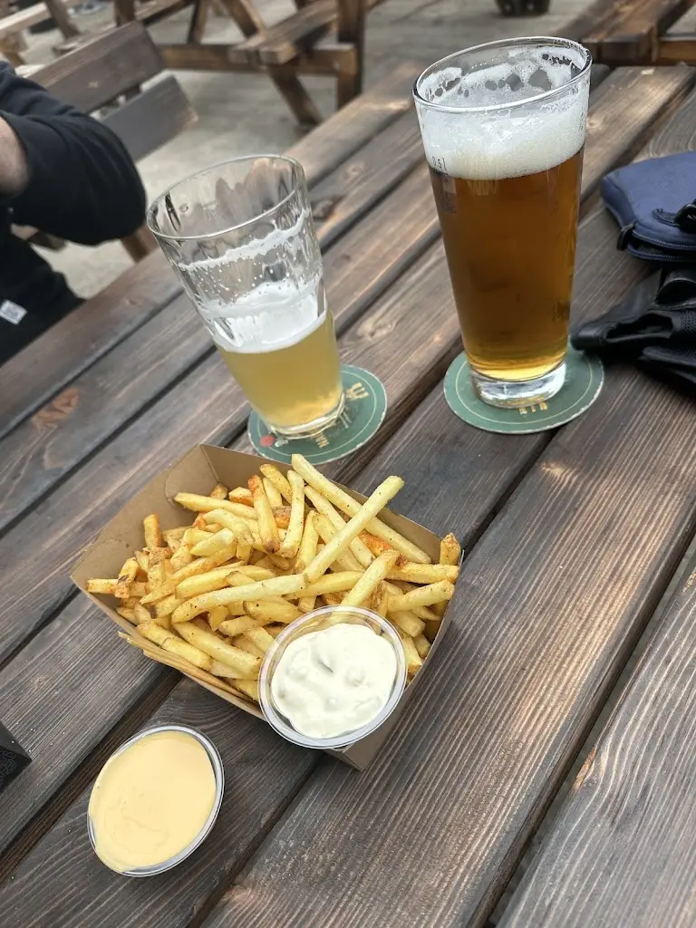 Lucie Navratilova_Bistro Plechárna_Černý Most_review