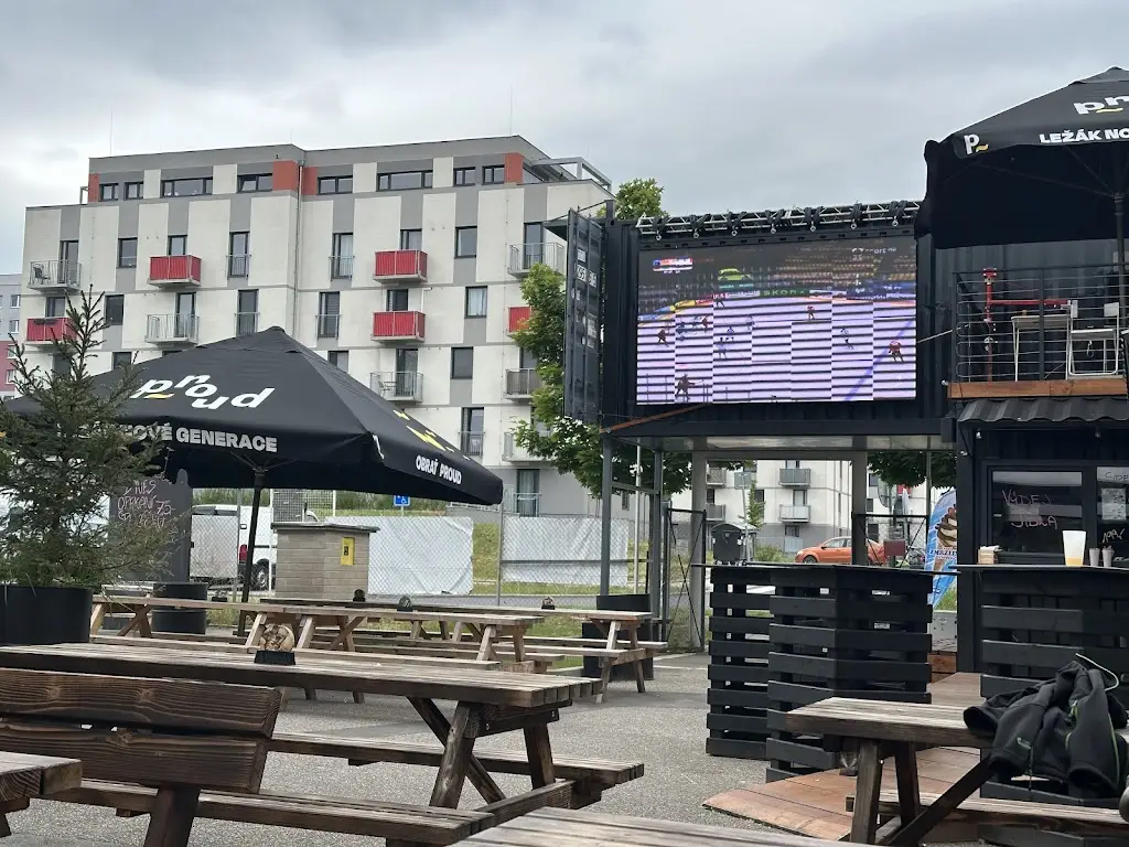 Bistro Plechárna ristorante a Černý Most