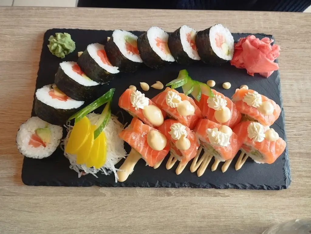 Sushi BISTRO & caffé Kbely_Kbely_slider_image_3