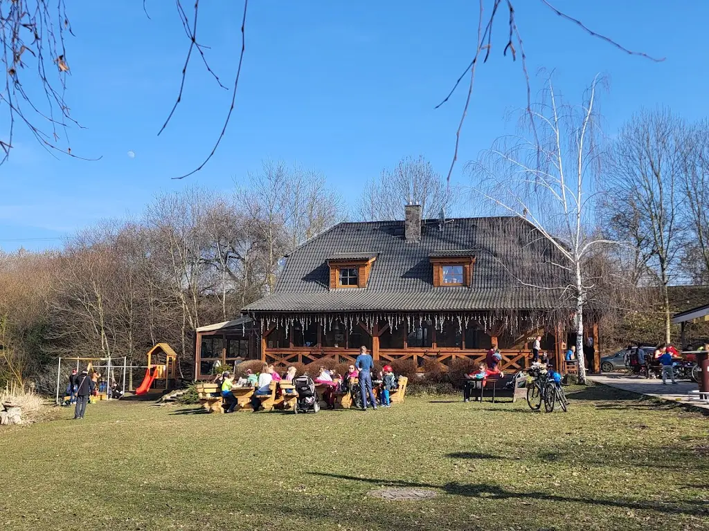 Nomad Wanderlust_Zastávka U Srubu_Kbely_review