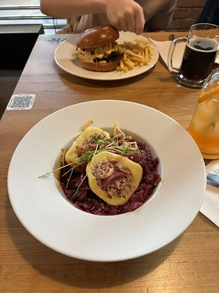 Paul Piccinini_Kbelský pivovar - restaurace_Kbely_review