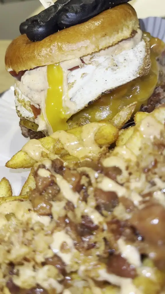 almo.vintage .prague_Heart Attack Burger_Kbely_review