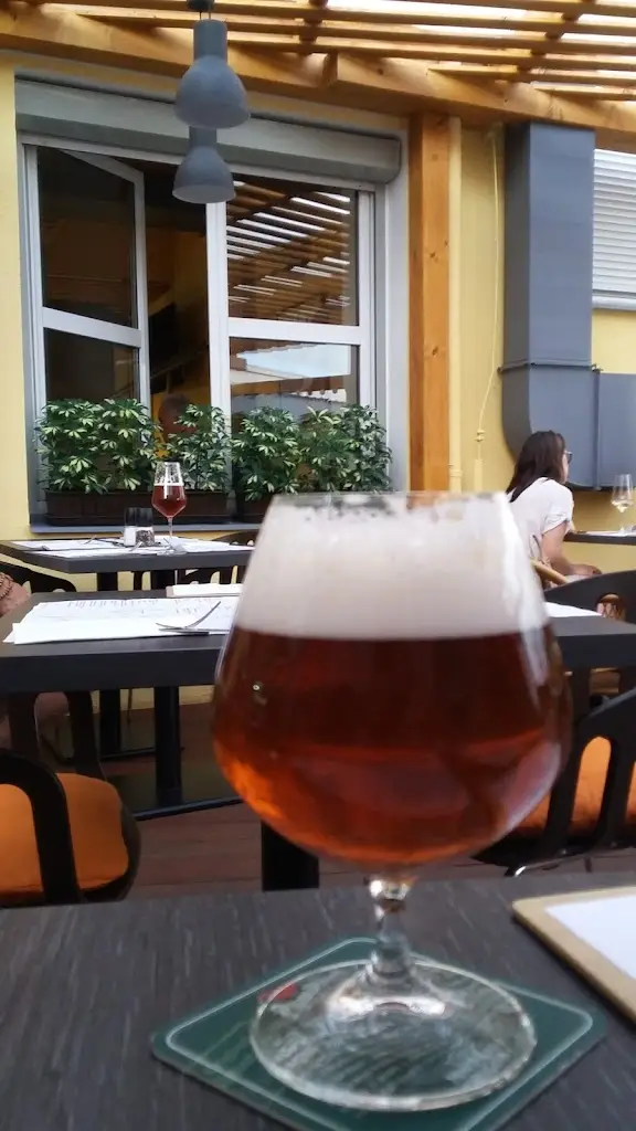 Ladislav Nadherny_Restaurace Veranda Palmovka_Libeň_review