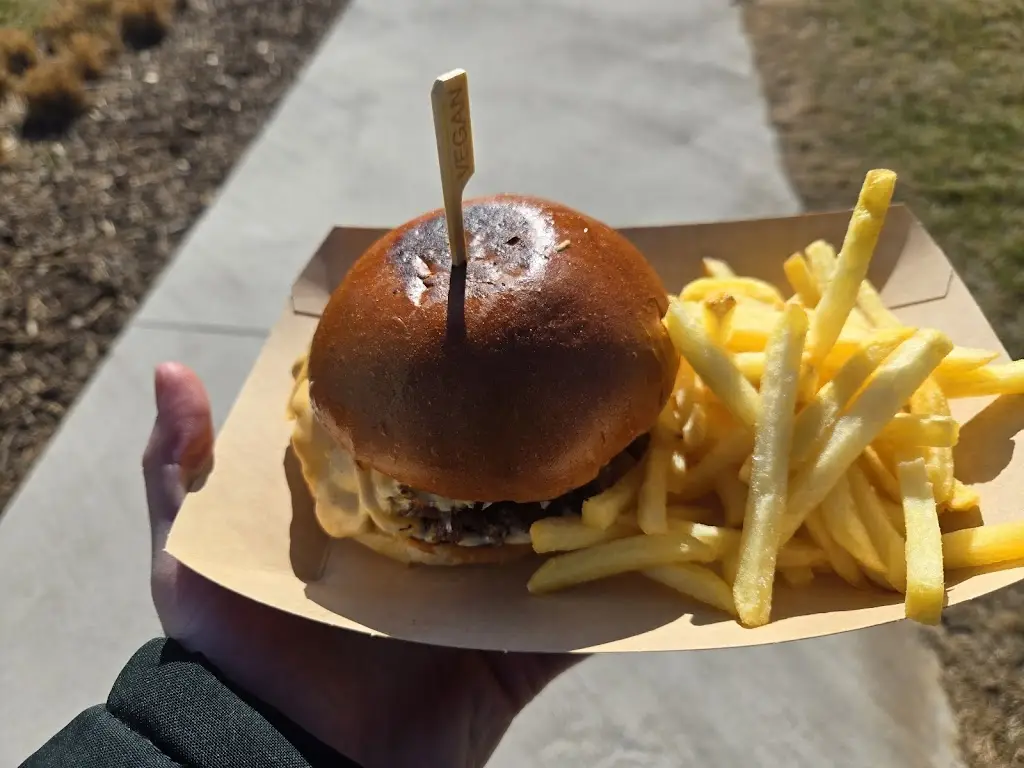 Thibaut Fz_přívYES!_Libeň_review