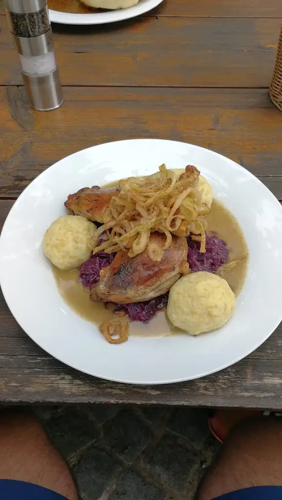 Michal Kolar_Restaurace a penzion Kamínek_Nové Hrady_review