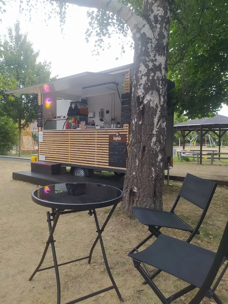 OBČERSTVENÍ U HRADU HORNÍ POČERNICE restaurant in Horní Počernice