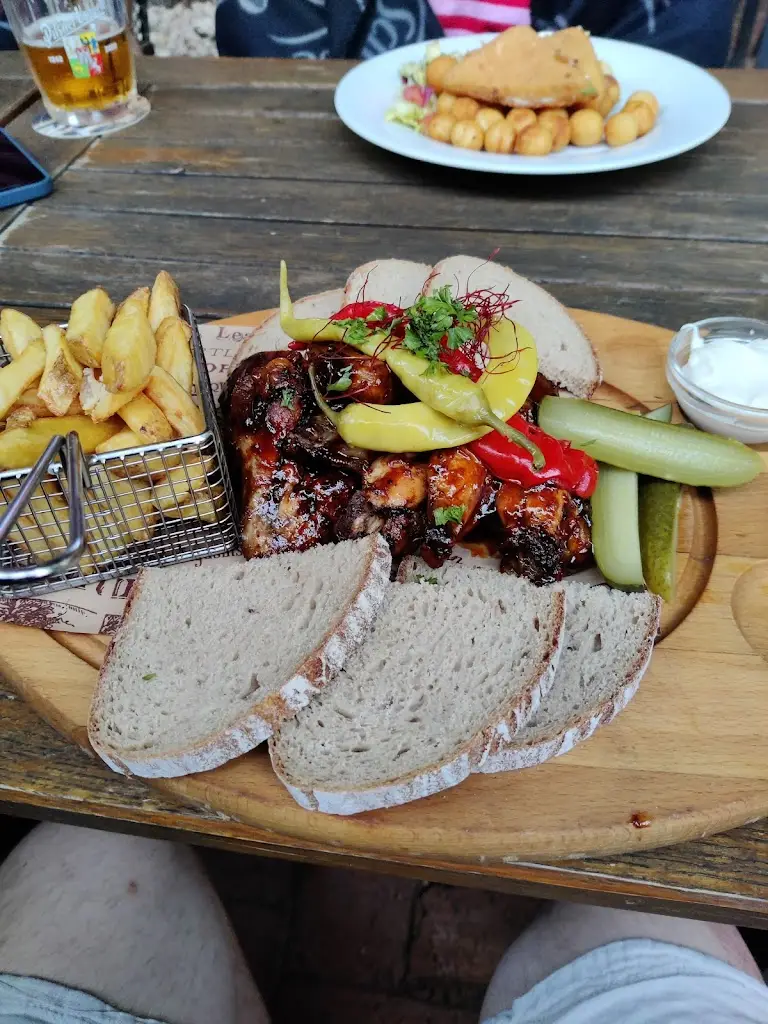 Tobias Jørgensen_Restaurant U Voháků_Horní Počernice_review