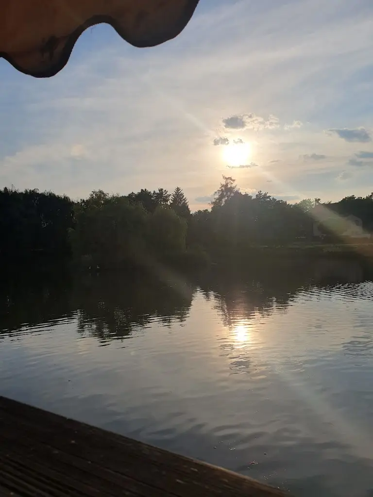 Bettina Lund_Dvůr Čertousy_Horní Počernice_review