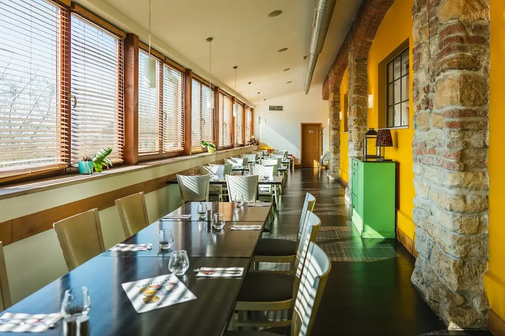 Restaurace Sezóna ristorante a Horní Počernice