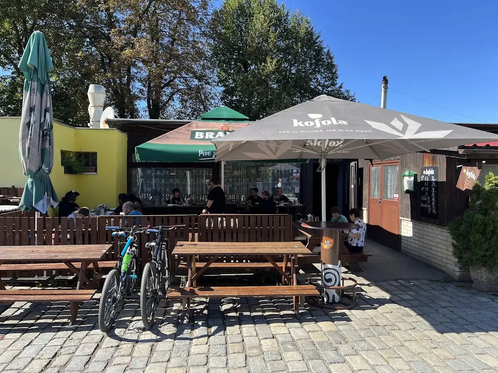 Nádražní restaurace Braník ristorante a Braník