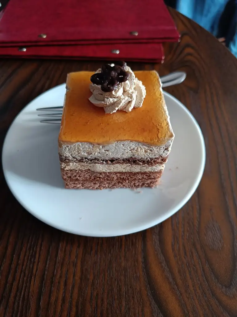 Michal M_Apatyka Café_Nové Hrady_review