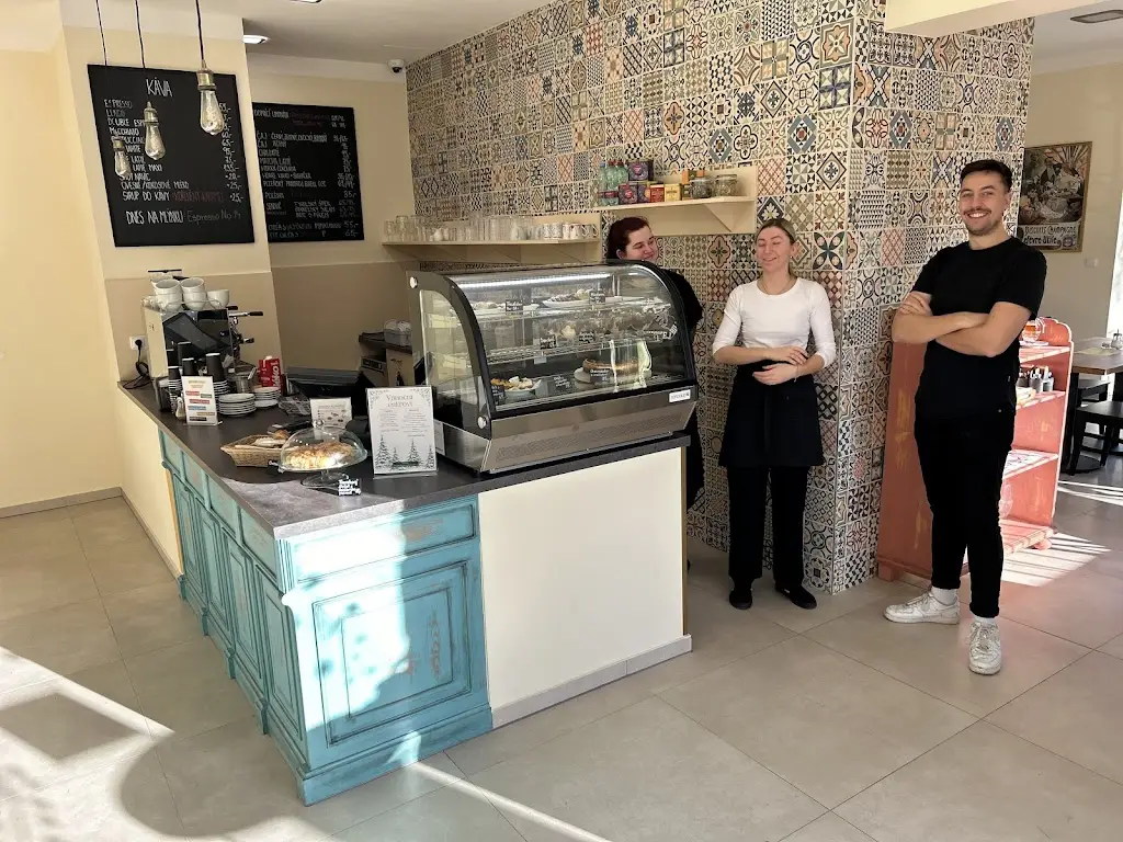 Martin Jaroš_Café Bistro MOTÝL_Satalice_review