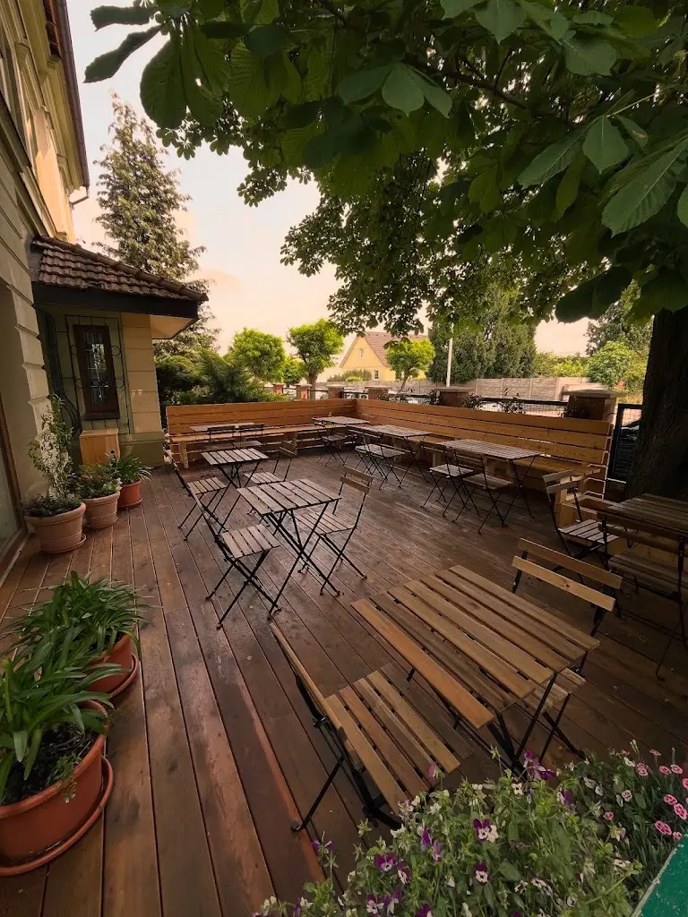 Café Bistro MOTÝL_Satalice_slider_image_3