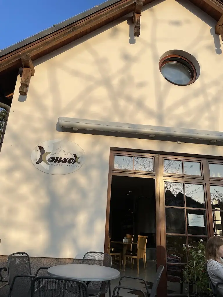 Kerry Fararikova_Café Kousek_Nové Hrady_review