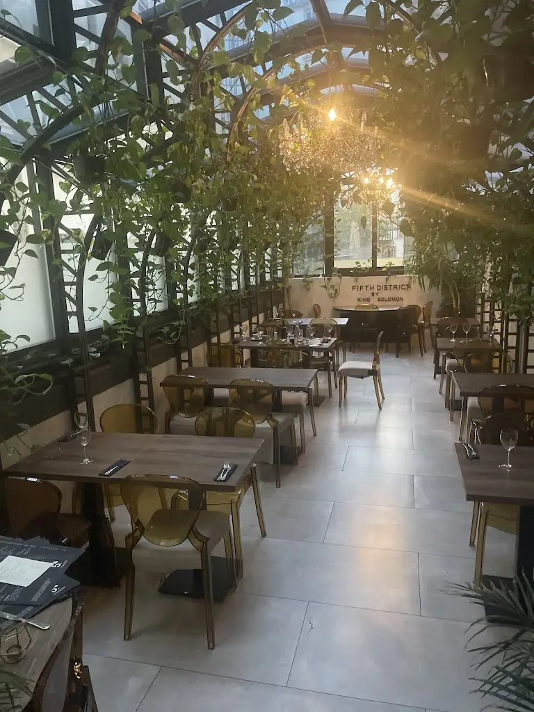 5th District Restaurant & Cafe by King Solomon_Prague_slider_image_3