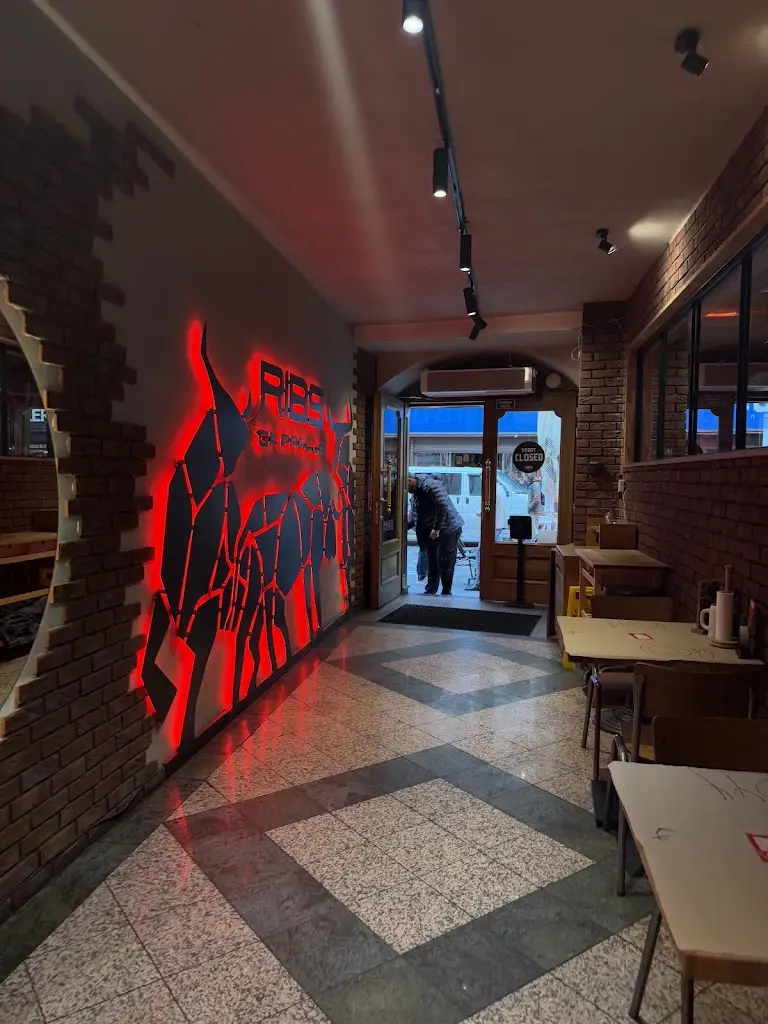 Jason Madi_Ribs of Prague - #1 Ribs & Pork Knuckle Restaurant_Prague_recensione