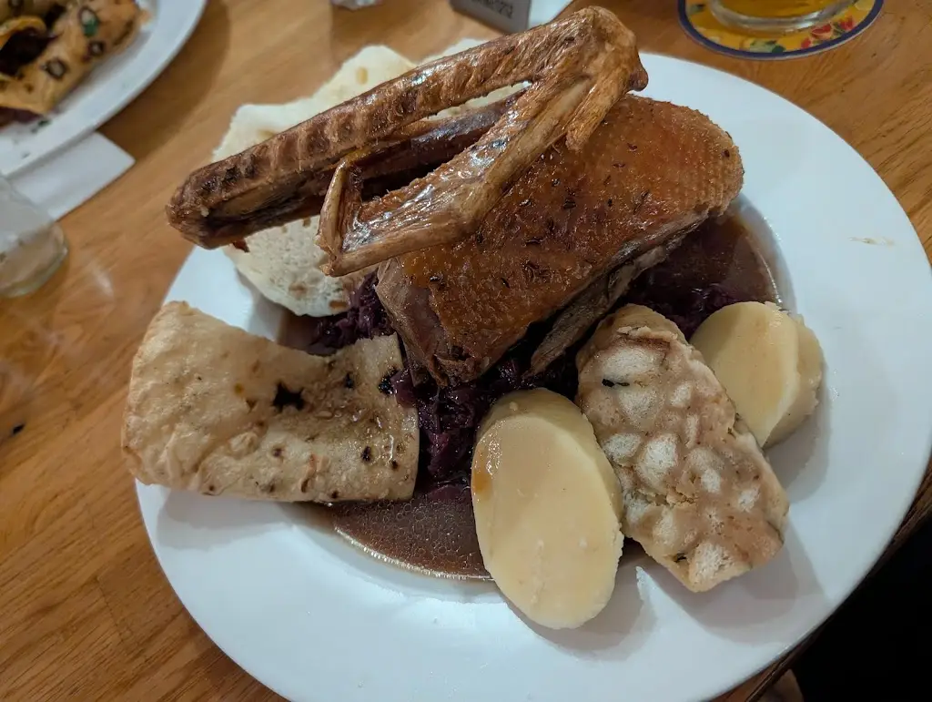 Lukas Timko_Husinec restaurace_Prague_review