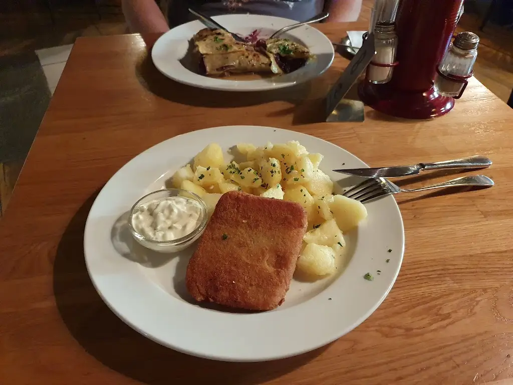 Agnieszka Okrzesik_Husinec restaurace_Prague_review