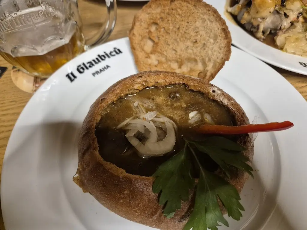 Petar Kereta_U Glaubiců_Malá Strana_review