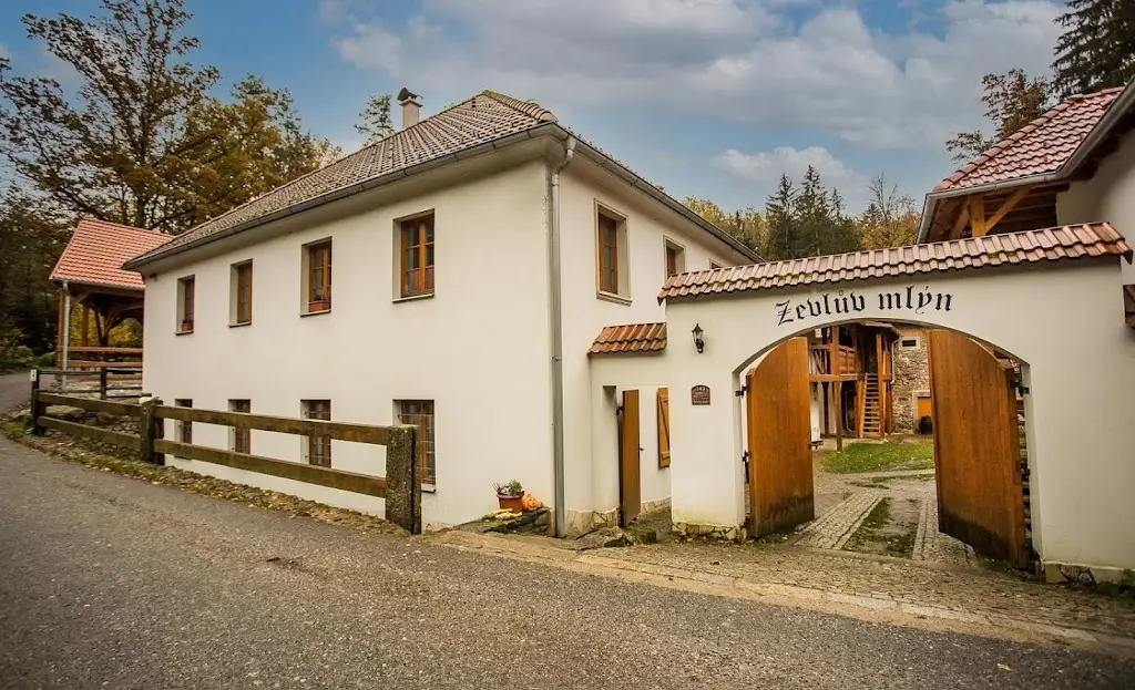 Zevlův mlýn_Nové Hrady_slider_image_1