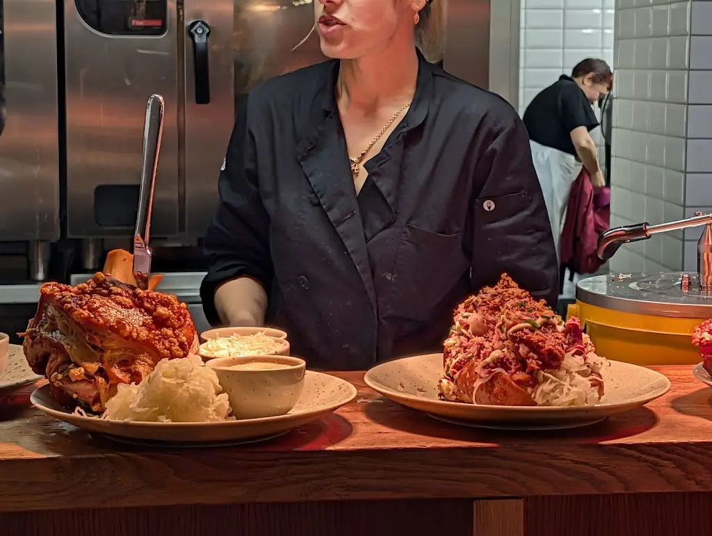 Running Geek_Pork's Mostecka_Malá Strana_review