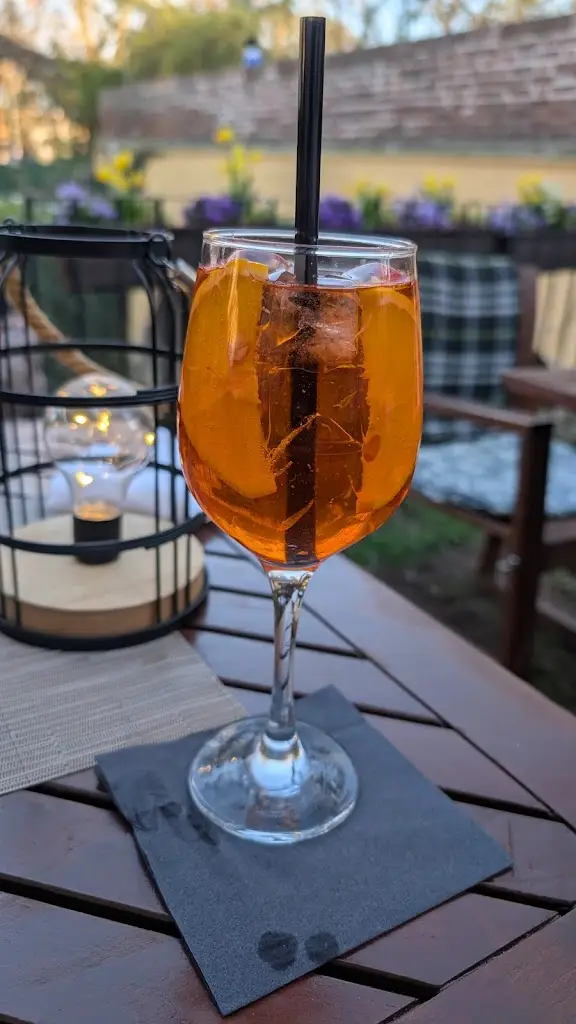 Trish Knowles_Piknik Park_Malá Strana_review