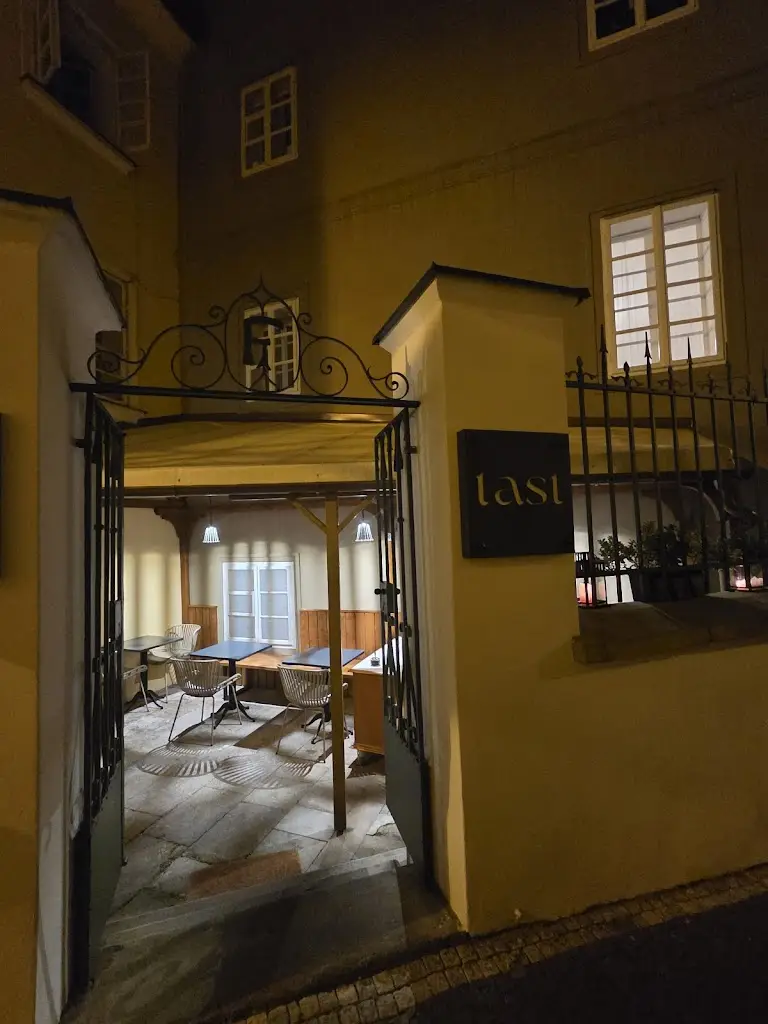 tāst restaurant_Malá Strana_slider_image_3
