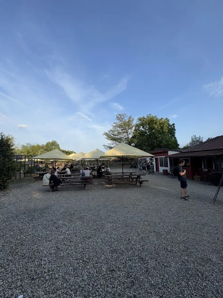 Andrej_Na Hradbách_Vysehrad_review