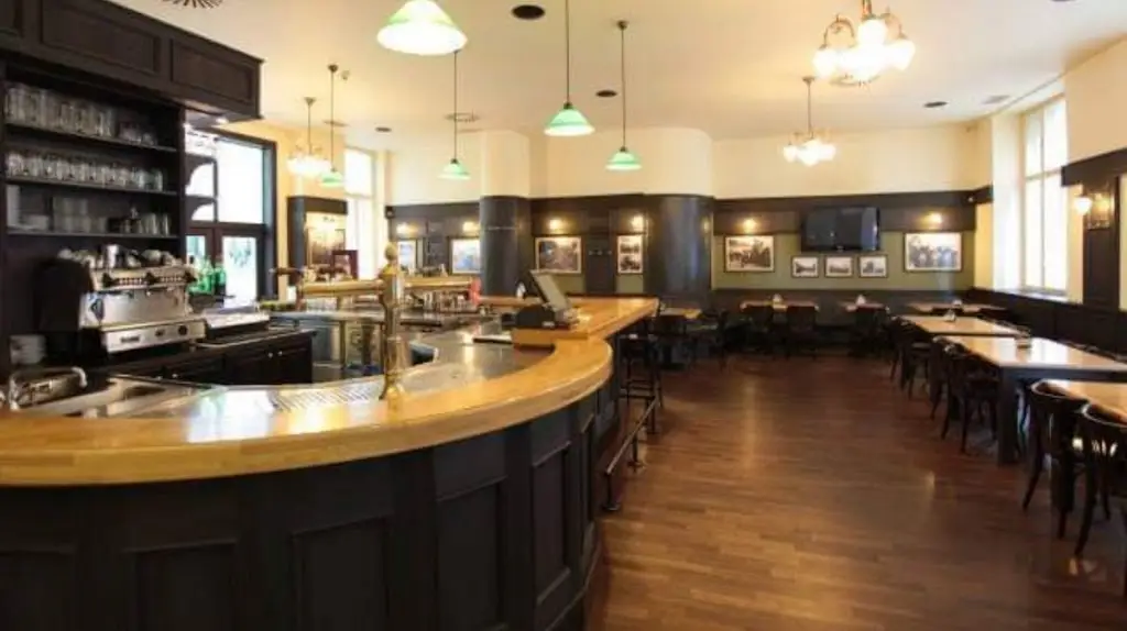 Hospůdka Na Radnici restaurant in Vysočany