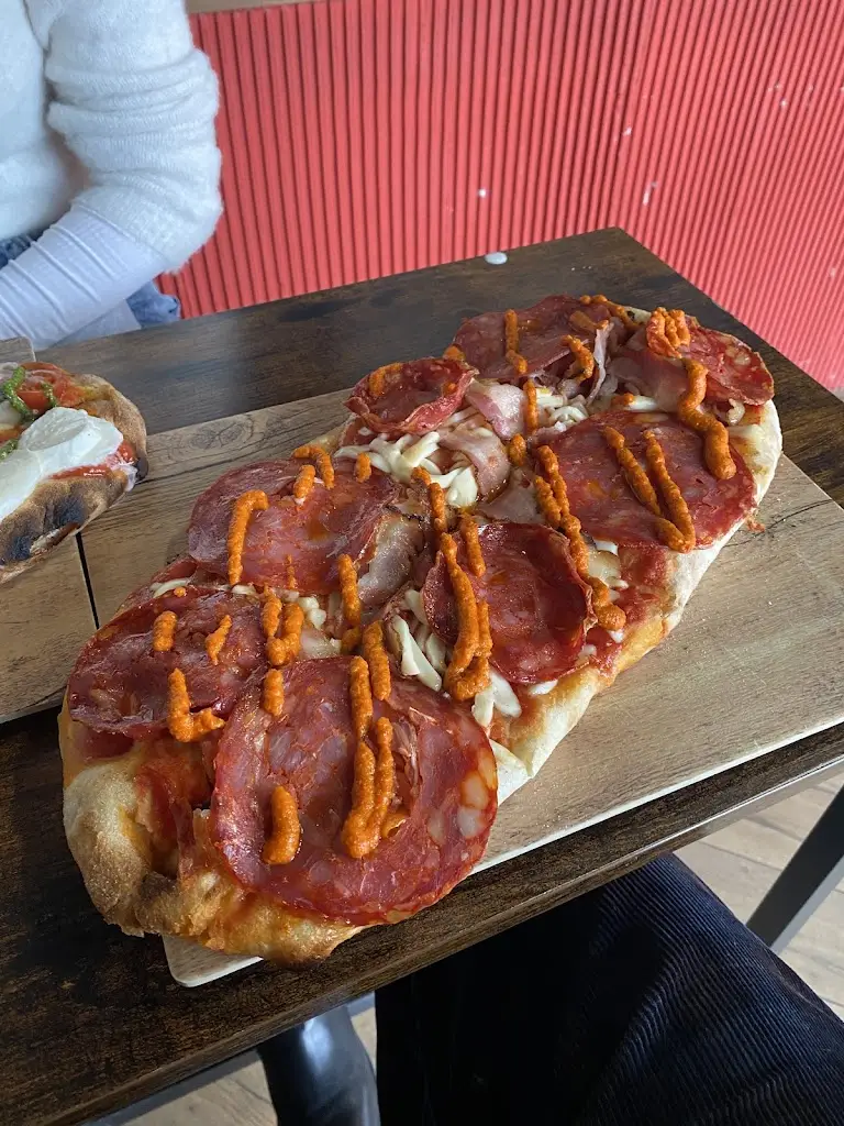 Johan Cutych_Stazione Felicita_Vysočany_review