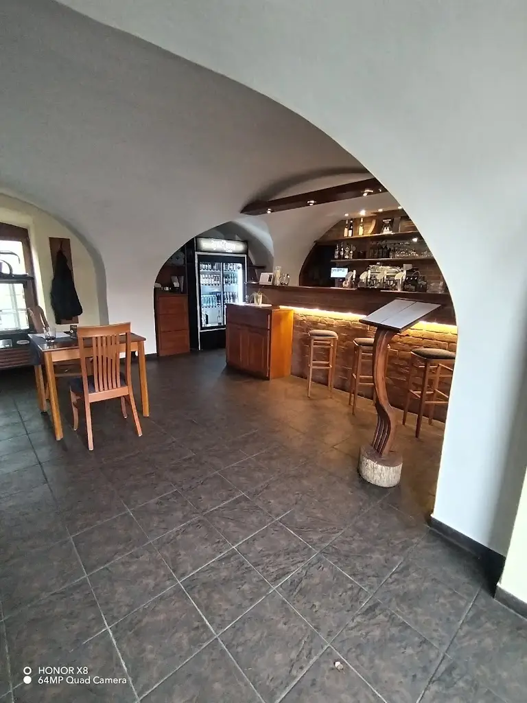 Restaurace u zámku restaurant in Březnice