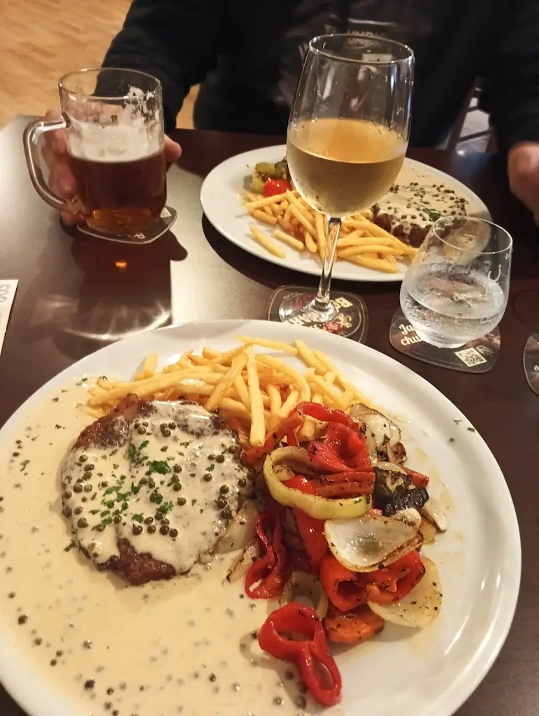 Restaurant U Zlaté Prahy ristorante a Čechtice