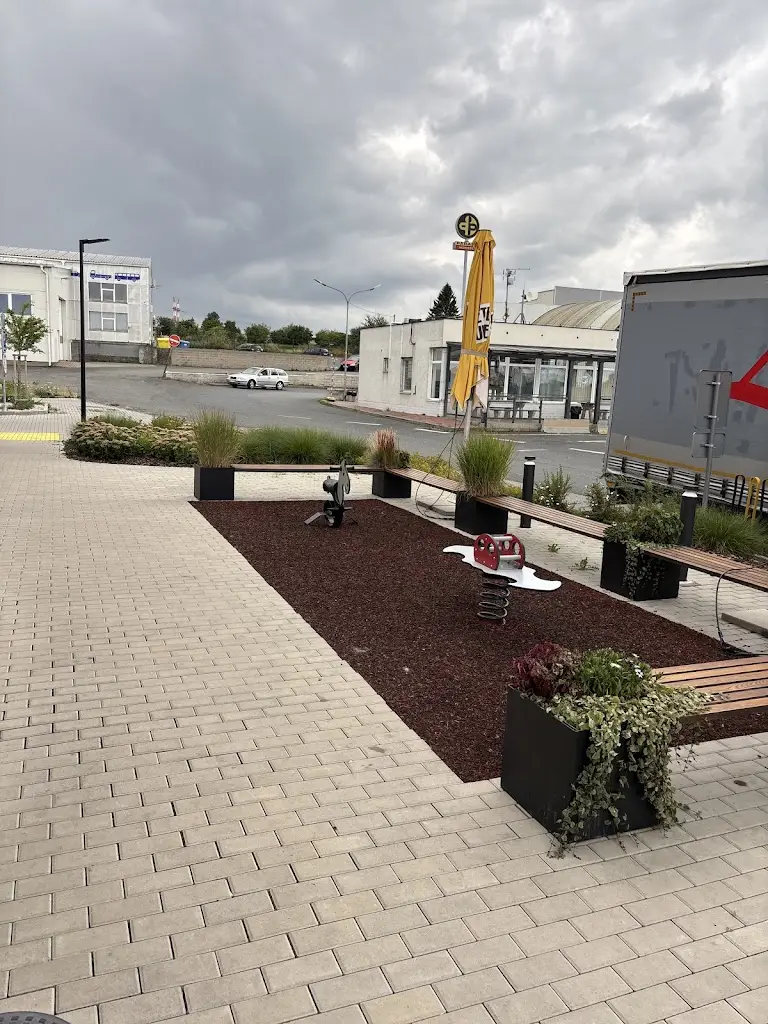 Humayun Khan_Bageterie Boulevard Loket_Čechtice_review