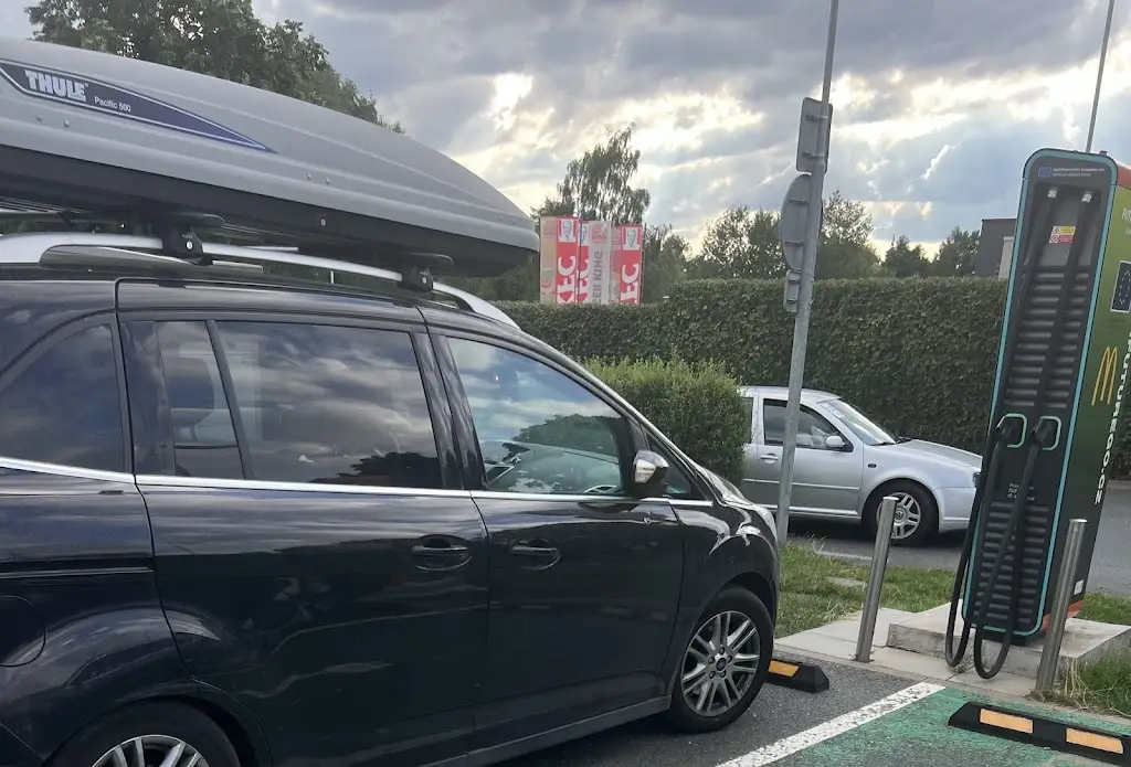 C. T_McDonald's_Čechtice_review