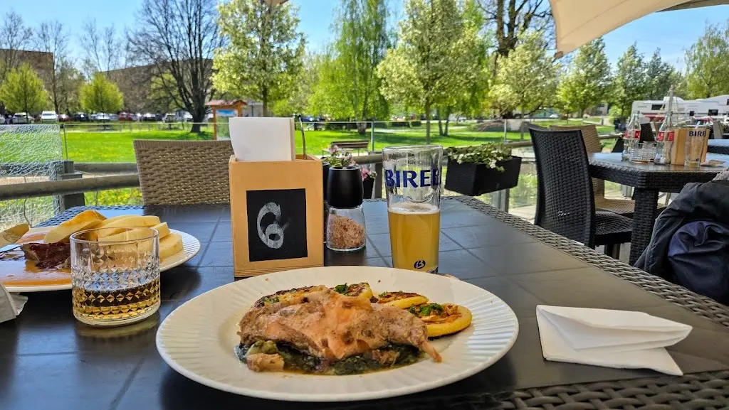 Restaurant Bílý páv_Benátky nad Jizerou_slider_image_3