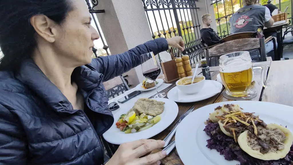 Elad Bachar_Kozlovna u Plechandy_Okres Písek_review