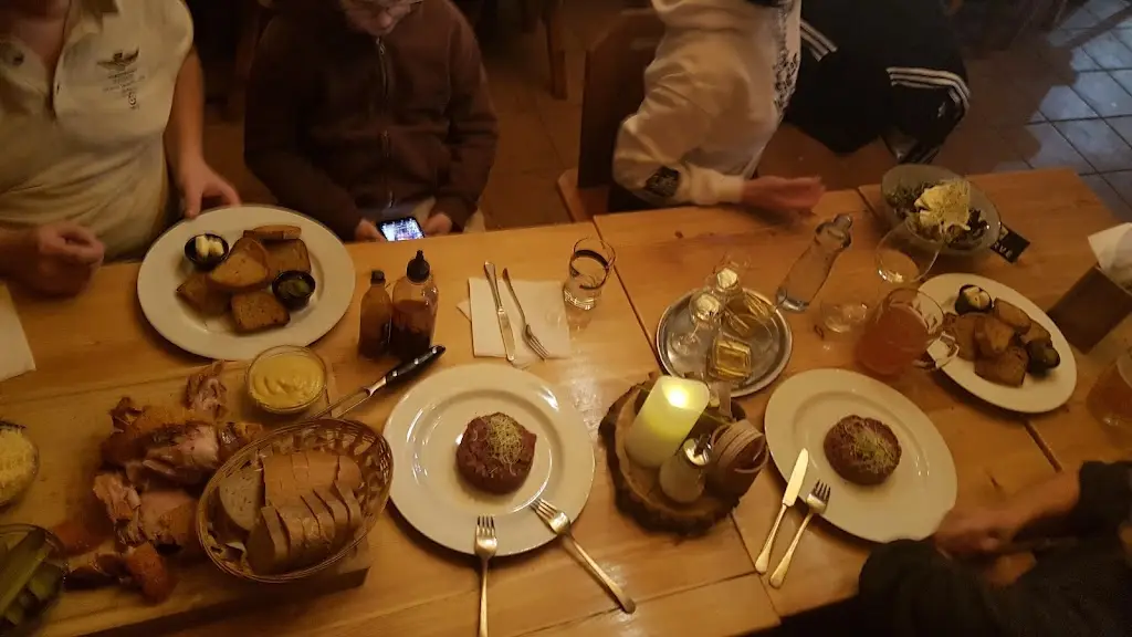 jasmina terlikar_Restaurace Srub_Chyňava_review