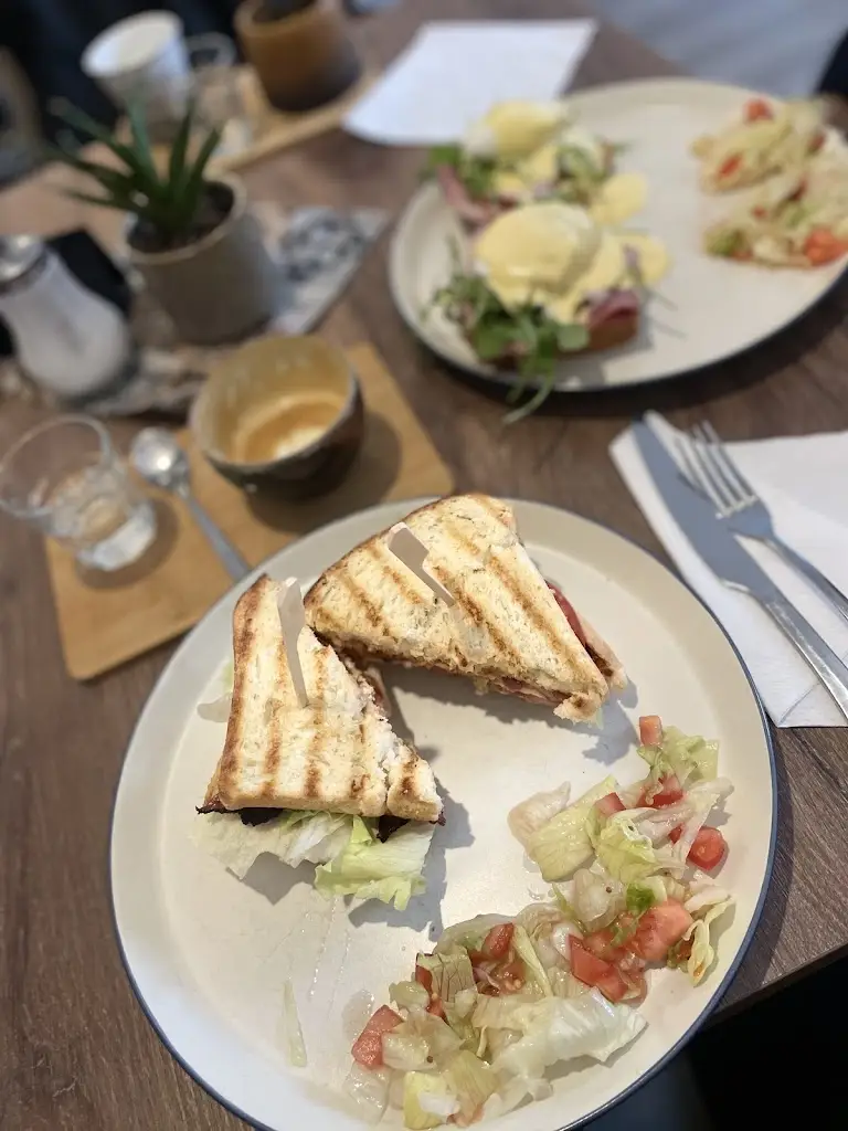 Anna Holá_Bistro #85_Čáslav_review