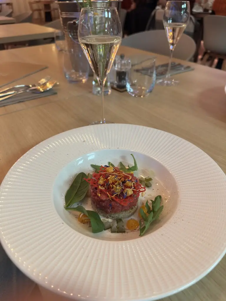 Buciu Dragos_Restaurant Chapelle_Okres Písek_review