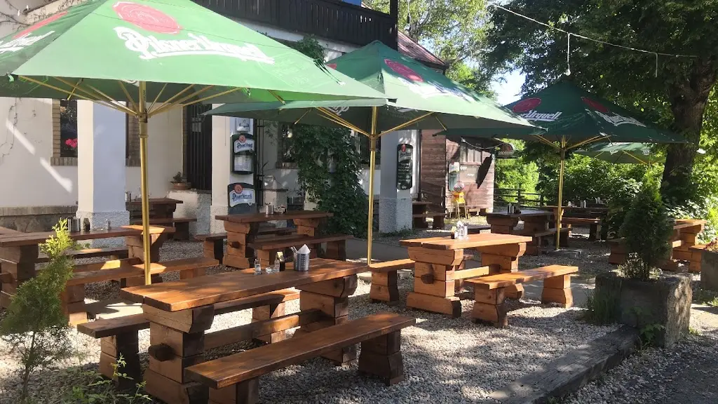Restaurace a penzion Pyšelka restaurant in Čerčany
