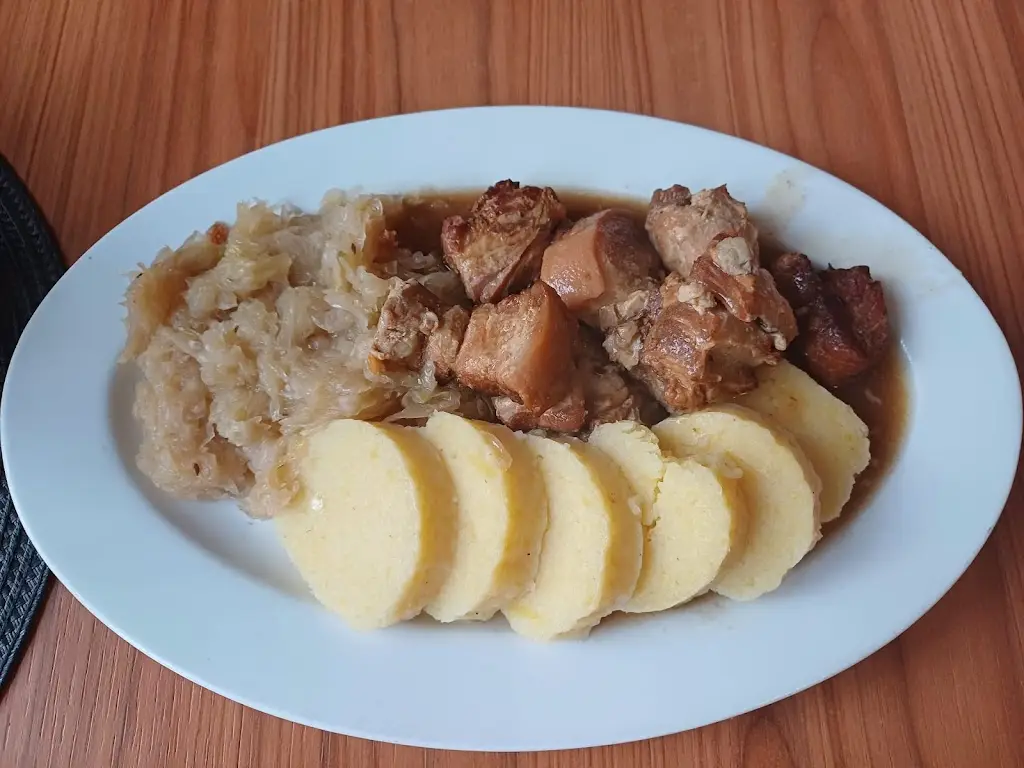 Dav Holec_Restaurace Mrač_Čerčany_review