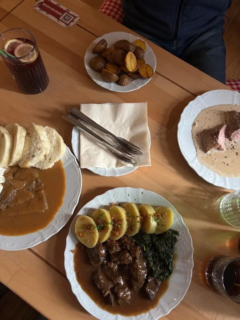 Luisina Méndez_Brandejská hospoda_Brandýs nad Labem-Stará Boleslav_review