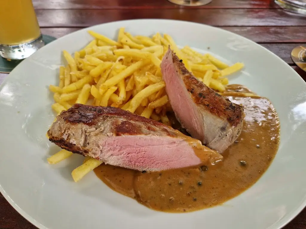 Elisa Is Hier_Pub U Mikeše_Brandýs nad Labem-Stará Boleslav_review