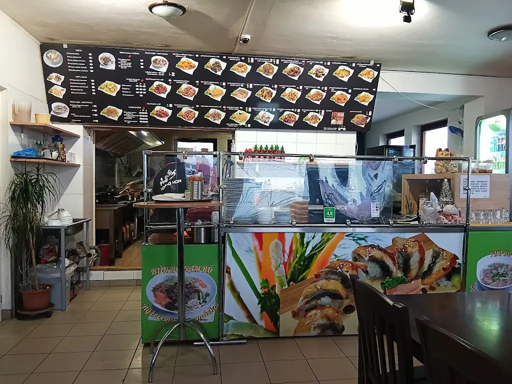 HoànqHoa Bistro_Brandýs nad Labem-Stará Boleslav_slider_image_3