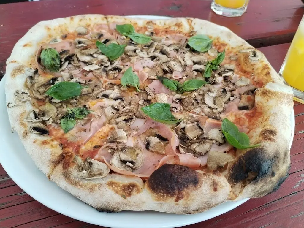 Dominika Karasova_PizzaBolka_Brandýs nad Labem-Stará Boleslav_review