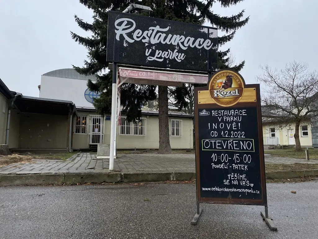 Restaurace V Parku_Čelákovice_slider_image_1