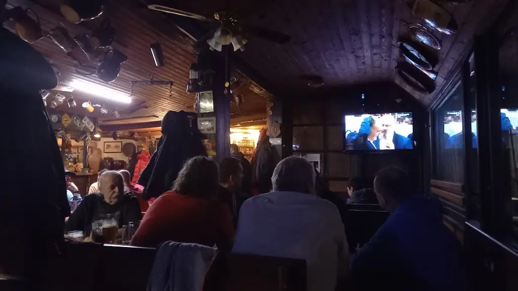 Ivo Kořínek_Fontána_Čelákovice_review