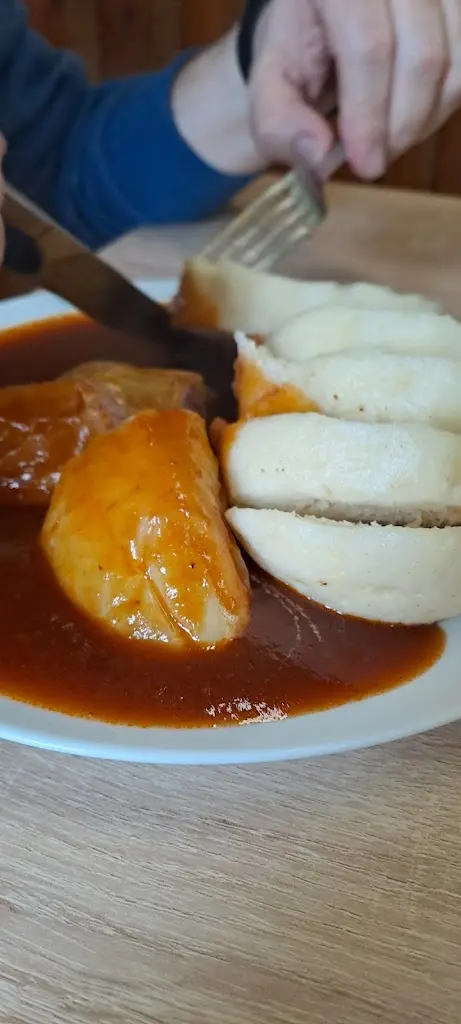 Ivana Spudilova_Motorest Vosrkráč_Církvice_review