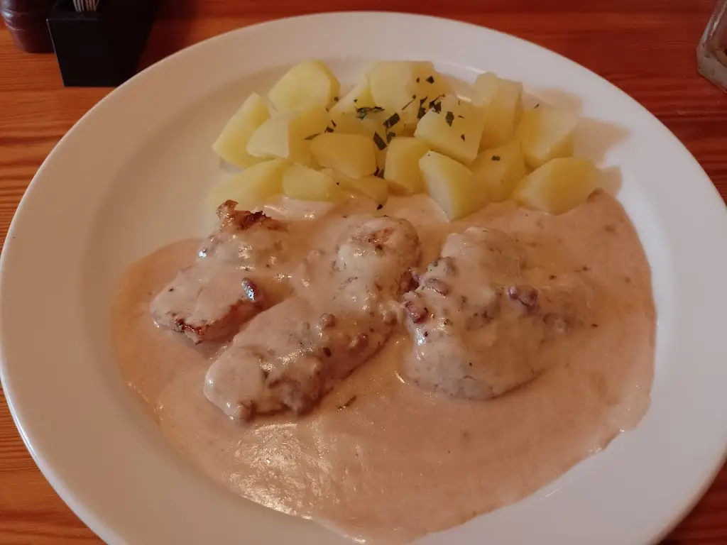 Restaurace Lucern Na Schůdkách_Dobřichovice_slider_image_2